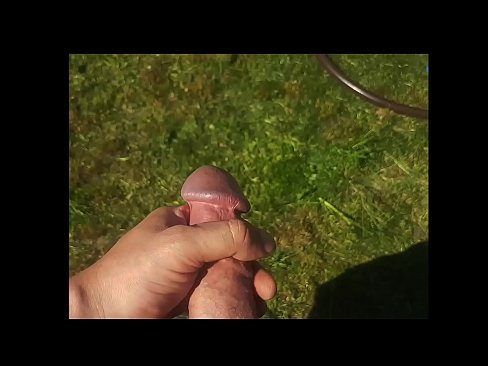 ❤️ Hottie mendapatkan vagina merah mudanya kacau dan mani dengan menyemprotkan di taman musim panas Pelacur pada kami
