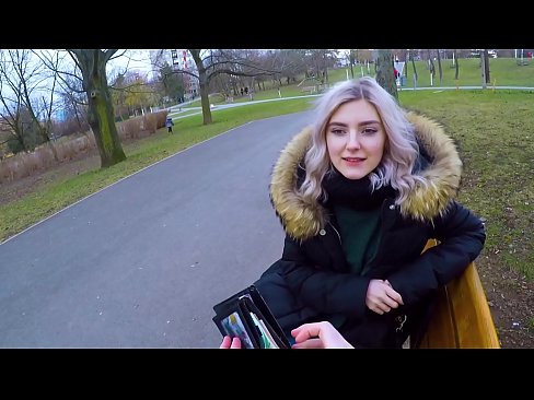 ❤️ Menelan air mani panas orang asing demi uang - blowjob di taman oleh Eva Elfie Pelacur pada kami